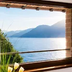 Marina - 4* Bellano