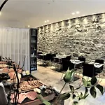 Oda ve Kahvaltı Marina - 4*