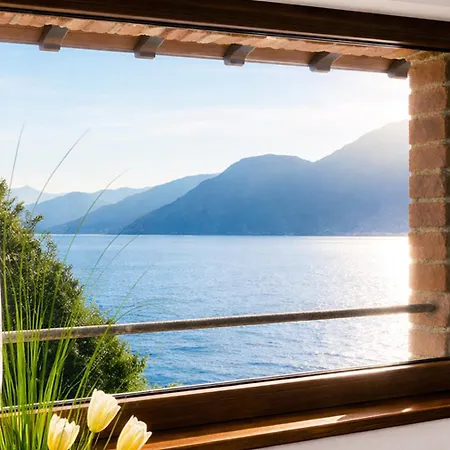 Marina - 4* Bellano