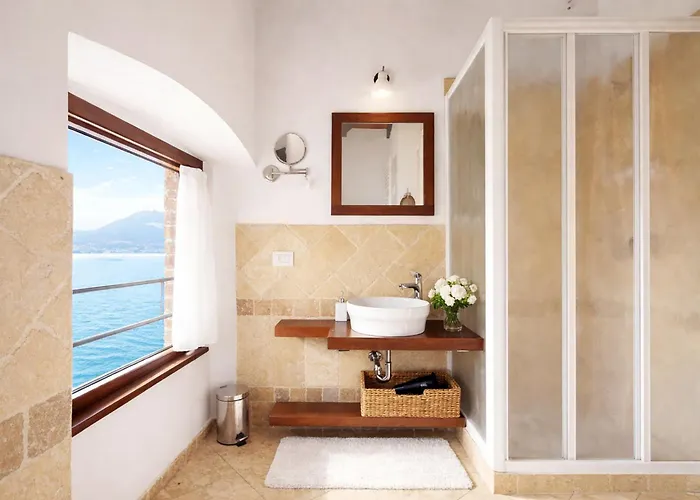 Marina - 4* Bellano